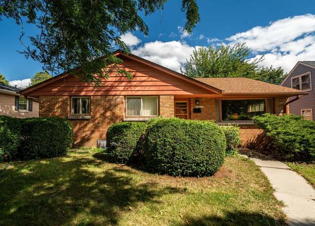 Property at W67N786 Evergreen Blvd, Cedarburg, WI 53012, 3 beds, 1 bath