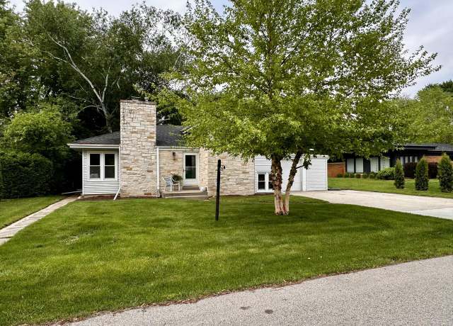 Property at 3620 S Elmwood Dr, Elmwood Park, WI 53405, 3 beds, 1 bath