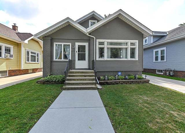 Property at 1009 Monroe Ave, Racine, WI 53405, 3 beds, 1 bath