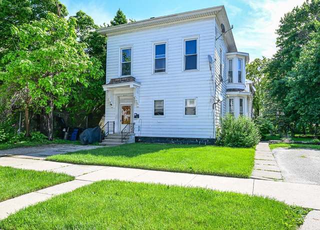 Property at 943 Superior St, Racine, WI 53404