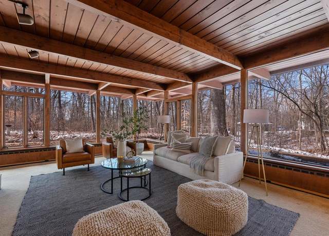 Property at 6855 N Elm Tree Rd, Glendale, WI 53217, 4 beds, 3.5 baths