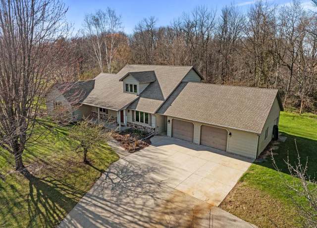 Property at 3518 Silver Creek Rd, Manitowoc, WI 54220, 4 beds, 2.5 baths