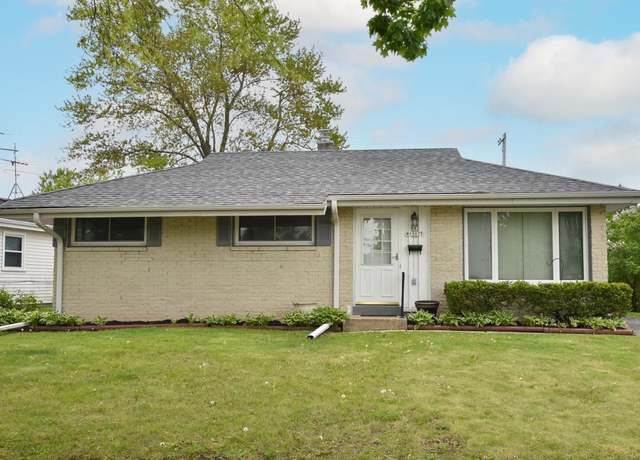 Property at N82W15075 Manhattan Dr, Menomonee Falls, WI 53051, 3 beds, 1.5 baths