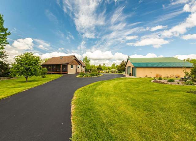 Property at 246 American Heritage Rd, De Soto, WI 54624, 3 beds, 2.5 baths