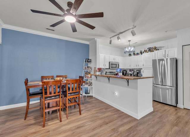 Property at 2728 Northview Rd #61, Waukesha, WI 53188, 2 beds, 2 baths