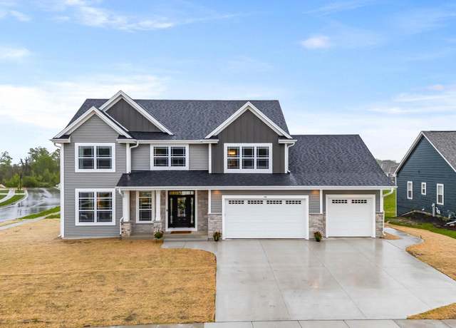 Property at 788 Kohlwey Dr, Grafton, WI 53024, 4 beds, 2.5 baths