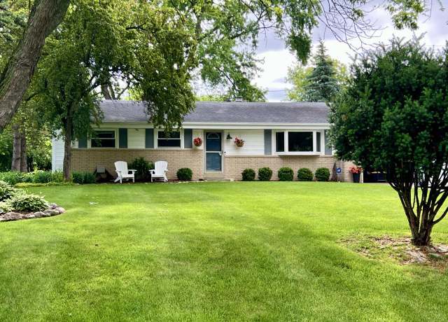 Property at 6876 S 109th St, Franklin, WI 53132, 3 beds, 1.5 baths