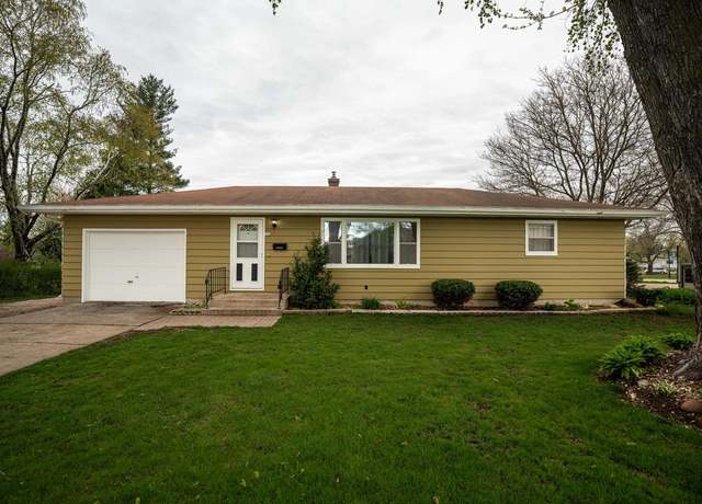 Property at 112 Howard St, Marshall, WI 53559, 2 beds, 1.5 baths