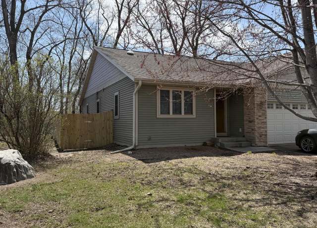 Property at 422 Callaway Blvd, La Crosse, WI 54603, 3 beds, 2 baths