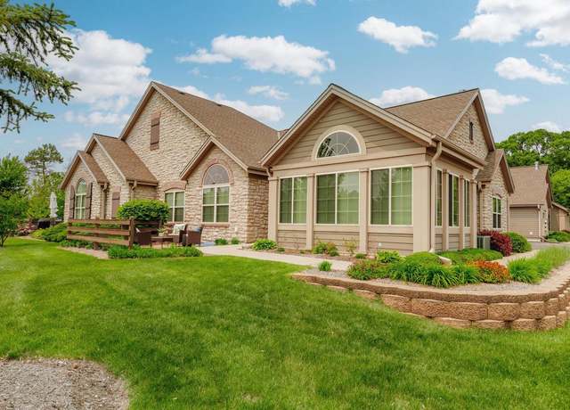 Property at 15370 Huff Way, Brookfield, WI 53005, 2 beds, 3 baths