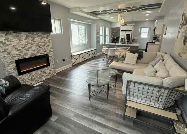 Property at 4515 N 28th St, Milwaukee, WI 53209, 4 beds, 2.5 baths
