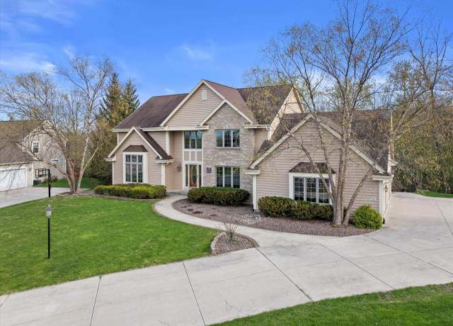 Property at N61W12851 Hemlock Ct, Menomonee Falls, WI 53051, 4 beds, 2.5 baths