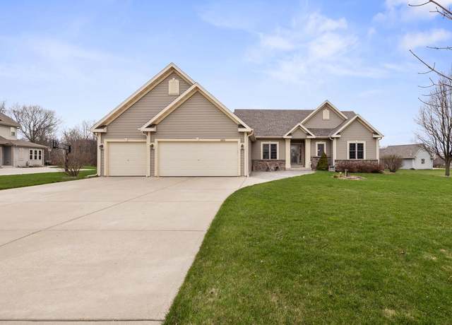 Property at 1880 Highland Ct, Slinger, WI 53086, 3 beds, 3 baths