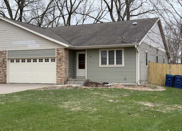 Property at 424 Callaway Blvd, La Crosse, WI 54603, 3 beds, 3 baths