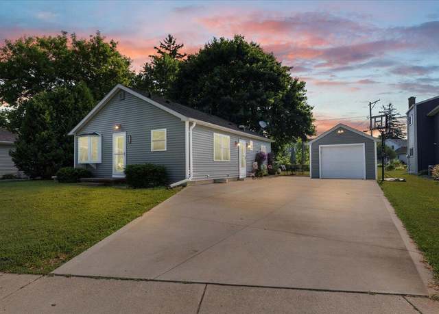 Property at 1126 Roseland Dr, Kewaskum, WI 53040, 3 beds, 1 bath