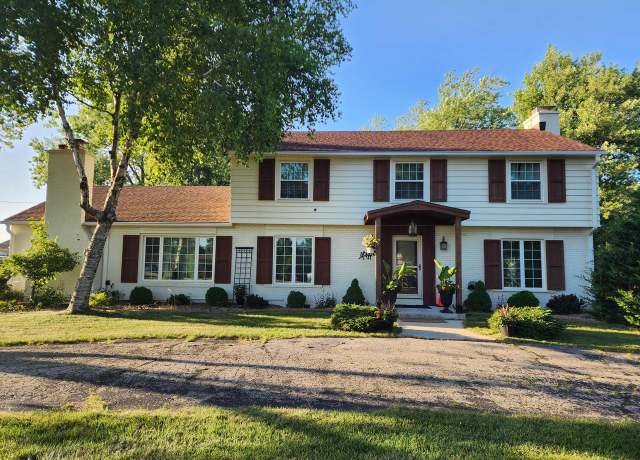 Property at 18530 Pleasant St, Brookfield, WI 53045, 3 beds, 3 baths