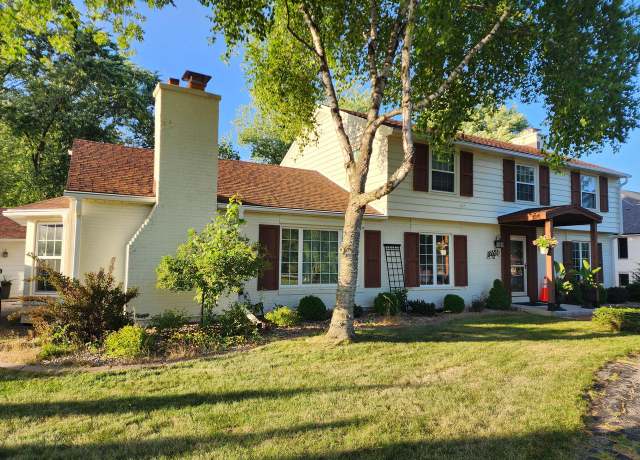 Property at 18530 Pleasant St, Brookfield, WI 53045, 3 beds, 3 baths