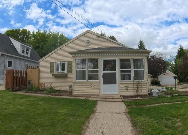 Property at 644 Michigan Ave, West Bend, WI 53095, 2 beds, 1 bath