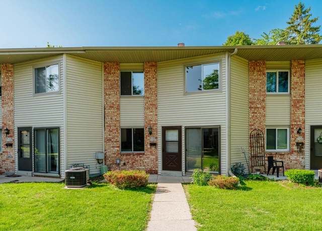 Property at W169N11492 Biscayne Dr, Germantown, WI 53022, 2 beds, 1.5 baths