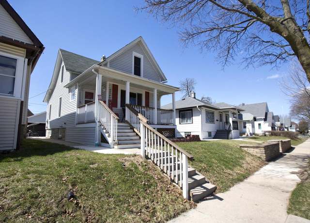 Property at 2049 S 71st St, West Allis, WI 53219, 3 beds, 1.5 baths