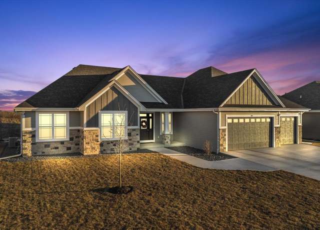 Property at 896 Kohlwey Dr, Grafton, WI 53024, 3 beds, 2.5 baths