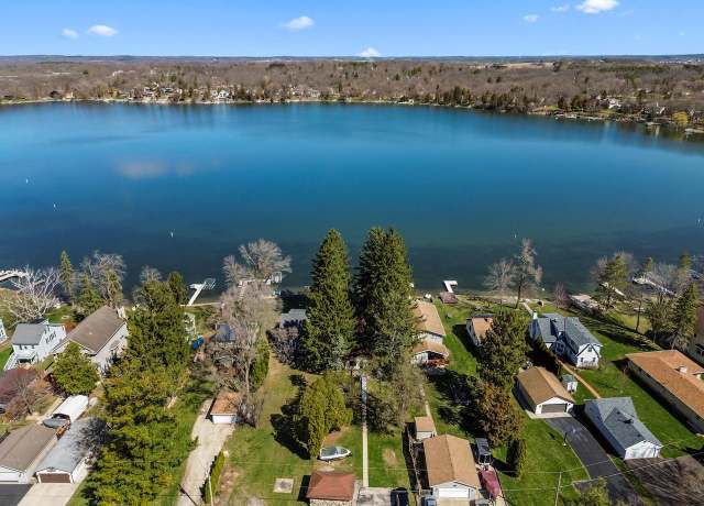 Property at W874 Shorewood Dr, East Troy, WI 53120, 3 beds, 2 baths