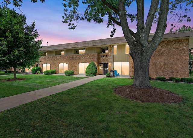 Property at 11927 W Appleton Ave #4, Milwaukee, WI 53224, 2 beds, 1.5 baths