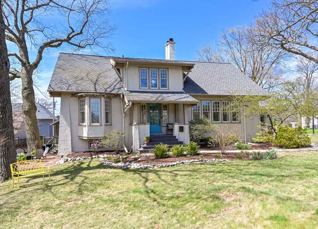 Property at 5425 N Lake Dr, Whitefish Bay, WI 53217, 4 beds, 3.5 baths