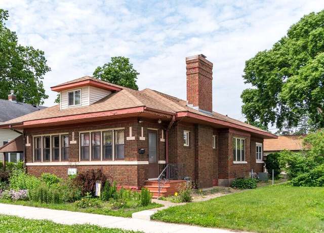 Property at 2106 West Avenue South Ave, La Crosse, WI 54601, 2 beds, 1.5 baths