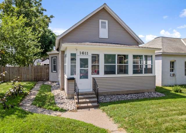 Property at 1611 Prospect St, La Crosse, WI 54603, 2 beds, 1 bath