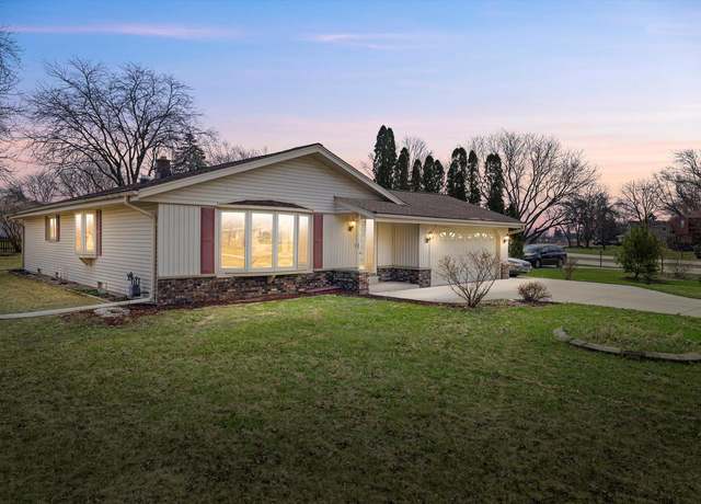Property at 2500 S Brookside Pkwy, New Berlin, WI 53151, 3 beds, 2 baths
