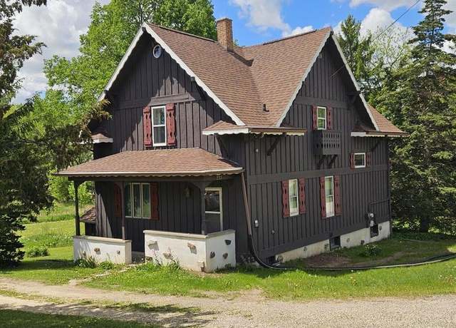 Property at 337 S Menomonee St, Theresa, WI 53091, 4 beds, 1 bath
