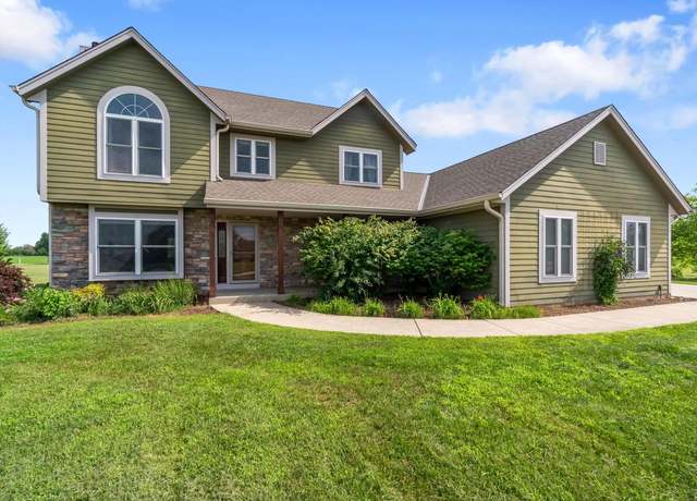 Property at S84W33150 Brown Bear Ln, Mukwonago, WI 53149, 4 beds, 3 baths