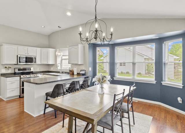 Property at 1959 S Cross Creek Cir, De Pere, WI 54115, 4 beds, 3 baths