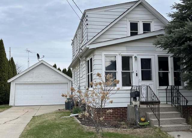 Property at 1031 S 20th St, Manitowoc, WI 54220, 2 beds, 1.5 baths