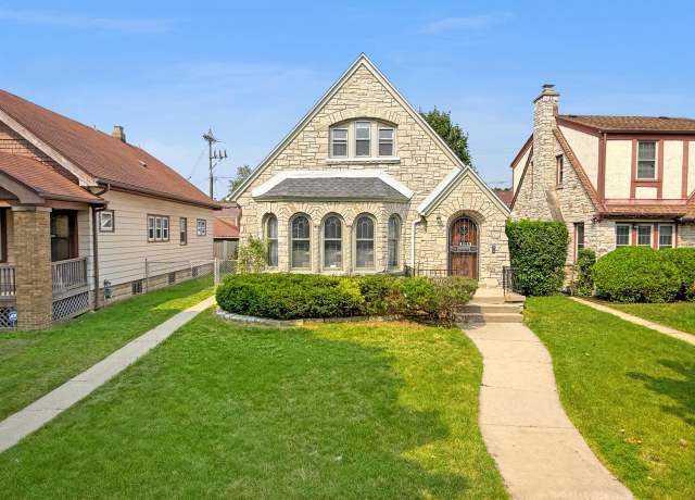 Property at 4213 N 17th St, Milwaukee, WI 53209, 4 beds, 2.5 baths