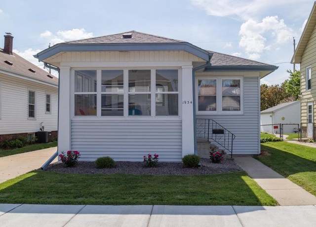 Property at 1934 Grange Ave, Racine, WI 53403, 2 beds, 1.5 baths