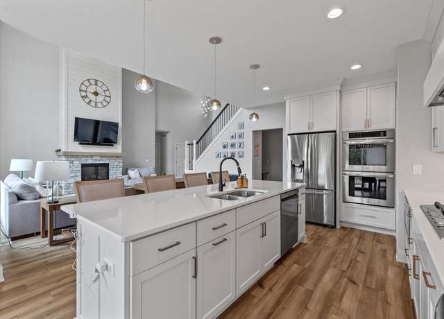 Property at 6340 Congress Dr, West Bend, WI 53095, 4 beds, 3.5 baths