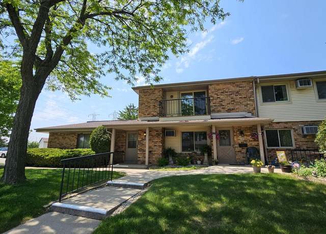 Property at 4591 S Greenridge Cir, Greenfield, WI 53220, 2 beds, 2 baths