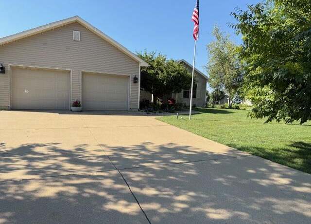 Property at 2061 Julie Ave, Sparta, WI 54656, 3 beds, 2 baths