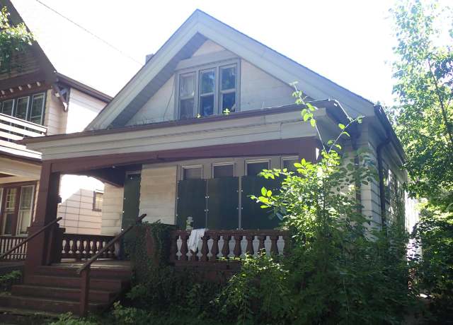 Property at 2424 N 44th St Unit 2424A, Milwaukee, WI 53210, 3 beds, 2 baths