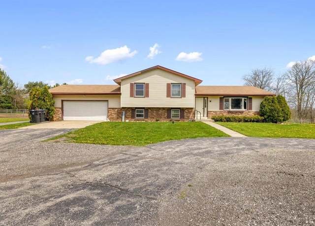 Property at S74W25760 Hi Lo Dr, Waukesha, WI 53189, 3 beds, 2 baths
