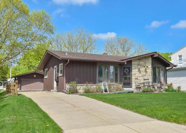 Property at 917 S 120th St, West Allis, WI 53214, 3 beds, 1 bath