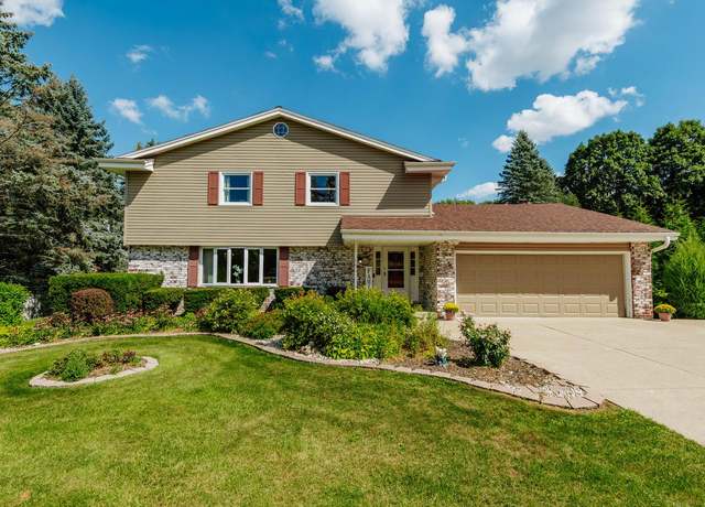 Property at W266N6560 Top-O-Hill Dr, Sussex, WI 53089, 4 beds, 2.5 baths