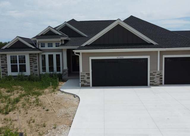 Property at W221N4576 Timber Ct, Pewaukee, WI 53072, 3 beds, 2.5 baths