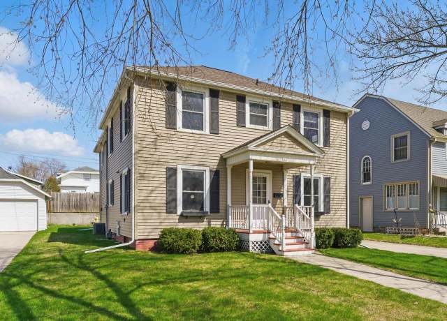 Property at 513 S 27th St, Manitowoc, WI 54220, 6 beds, 2 baths