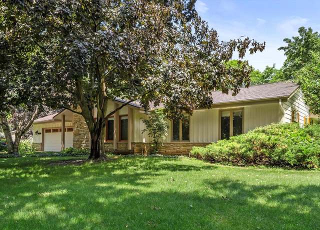 Property at S67W17330 Rossmar Ct, Muskego, WI 53150, 3 beds, 2.5 baths