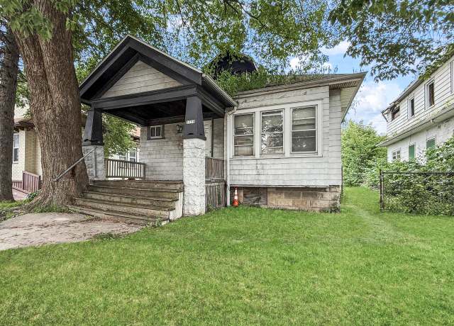 Property at 3750 N 27th St, Milwaukee, WI 53216, 2 beds, 1 bath