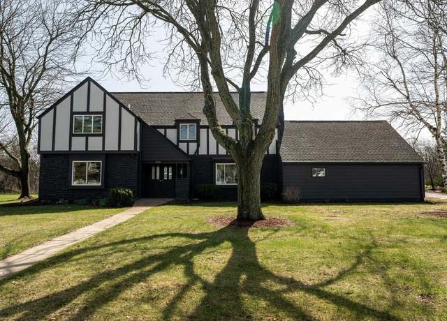 Property at 909 Old Tower Rd, Oconomowoc, WI 53066, 6 beds, 3.5 baths