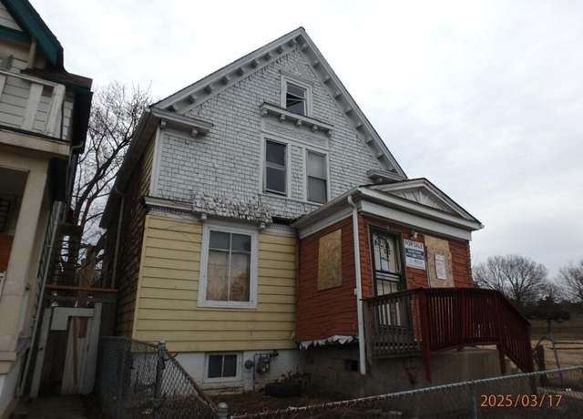 Property at 2420 N 27th St, Milwaukee, WI 53210, 4 beds, 1 bath